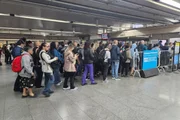 Greve da CPTM afeta passageiros na estação Itaquera, zona leste de São Paulo Greve da CPTM afeta passageiros na estação Itaquera, zona leste de São Paulo