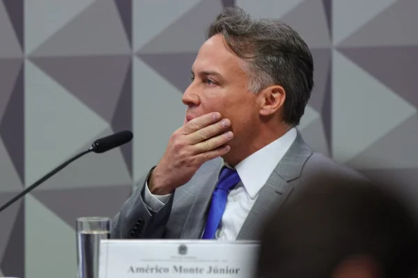 Com habeas corpus, presidente da Amar Brasil se cala na CPMI do INSS