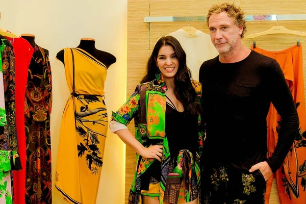 Magrella ganha shop-in-shop da Osklen e lançamento movimenta boutique
