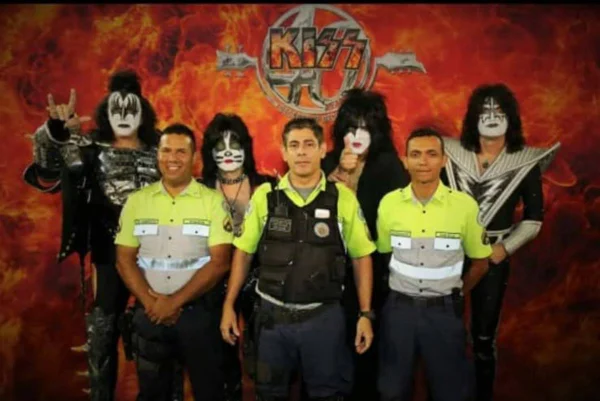 PM Metaleiro! Policial do DF lembra escolta e foto com o Kiss