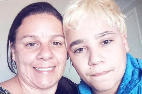 Mãe explica o tumor no cérebro de MC Pikachu