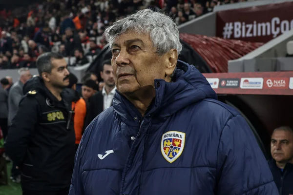 Imagem colorida de Mircea Lucescu, técnico da Romênia- Metrópoles