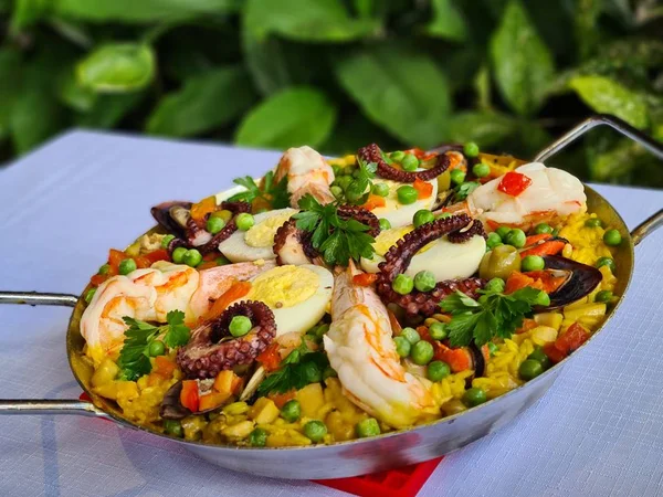 Restaurante Don León serve comida espanhola a sua própria maneira