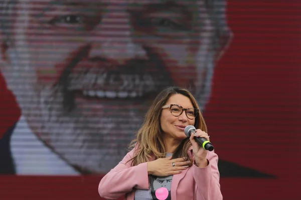 Janja Lula da Silva discursa