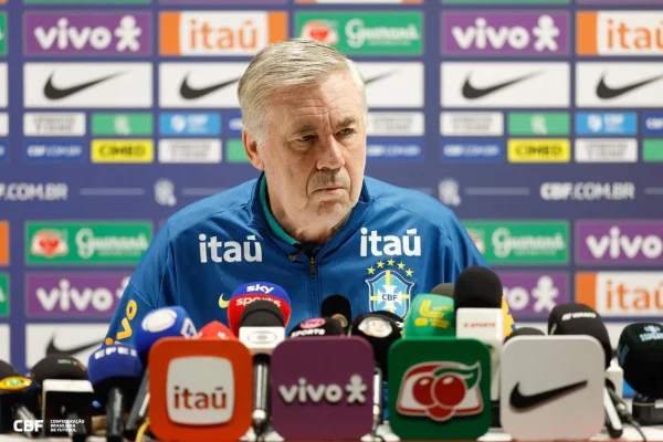 Carlo Ancelotti confirma Ederson como titular para amistoso em Londres