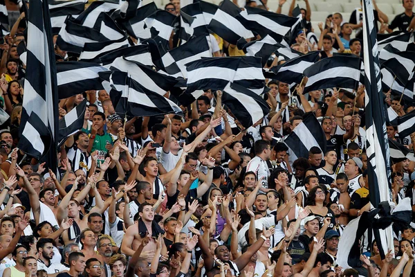 Santos admite dar jogadores ao Botafogo por transação de Jair Ventura