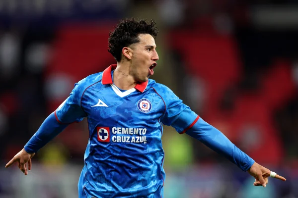Veja o golaço do Cruz Azul que empatou a partida contra o Flamengo