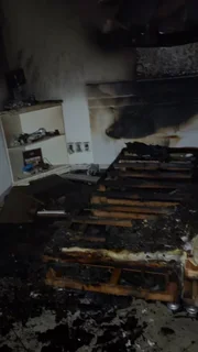 Brunno e Regis Danese tiveram a casa destruída em um incêndio