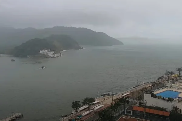 Imagem mostra o canal do Porto de Santos - Metrópoles