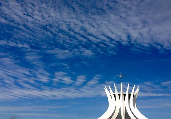A cara de Brasília: jornalista cria objetos que celebram a capital