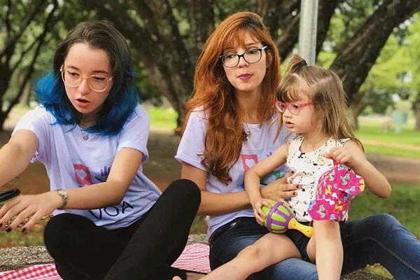 Universitárias da UnB criam projeto para ajudar alunas que têm filhos