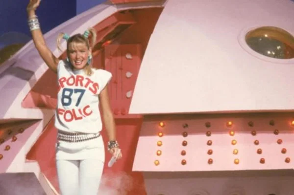 Relembre os looks mais ousados e criativos do “Xou da Xuxa” - imagem 4 Relembre os looks mais ousados e criativos do “Xou da Xuxa” - imagem 4