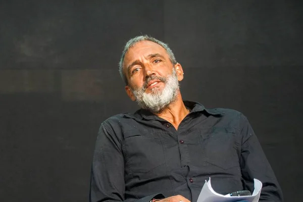 Após briga com Waddington, diretor pede demissão da Globo
