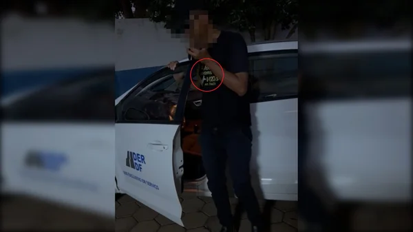 Funcionário que dirigia viatura bêbado vestia camisa do Maio Amarelo