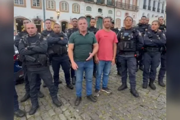 Secretário de Segurança de Ouro Preto, Moises dos Santos, em meio a GCM
