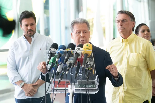 Arthur Virgílio oficializa apoio a Bolsonaro no 2º turno: “É justo”