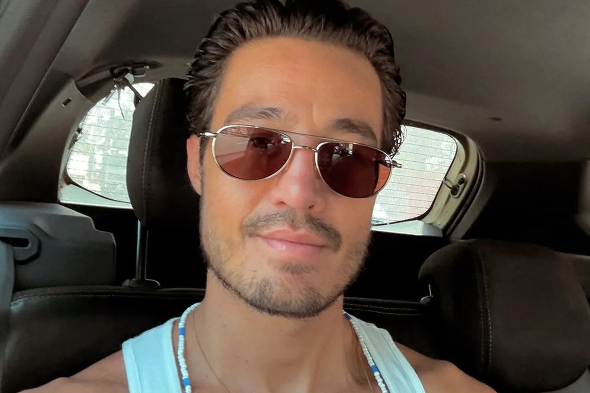 Tiago Iorc revela sequelas de hérnia e dor constante: "Não é fácil" Tiago Iorc revela sequelas de hérnia e dor constante: "Não é fácil"