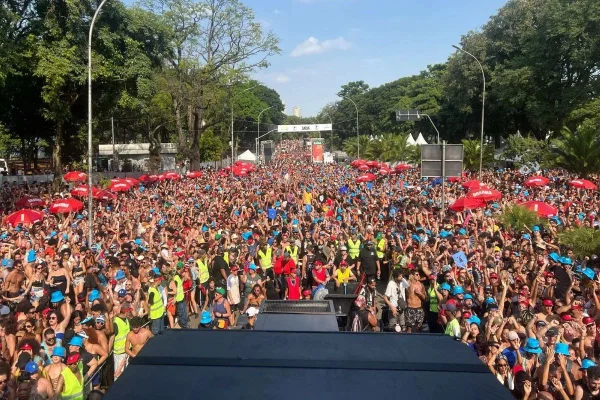 Neste sábado, BaianaSystem apresenta seu tradicional bloco, o Navio Pirata, no Pós Carnaval de São Paulo. Veja destaques da programação - Metrópoles