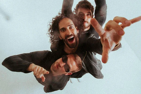 Foto colorida da Banda Lupa - Metrópoles