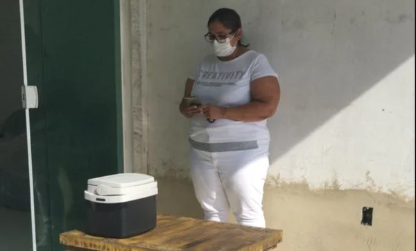 Mulher é presa acusada de chefiar quadrilha que fraudava exame do coronavírus