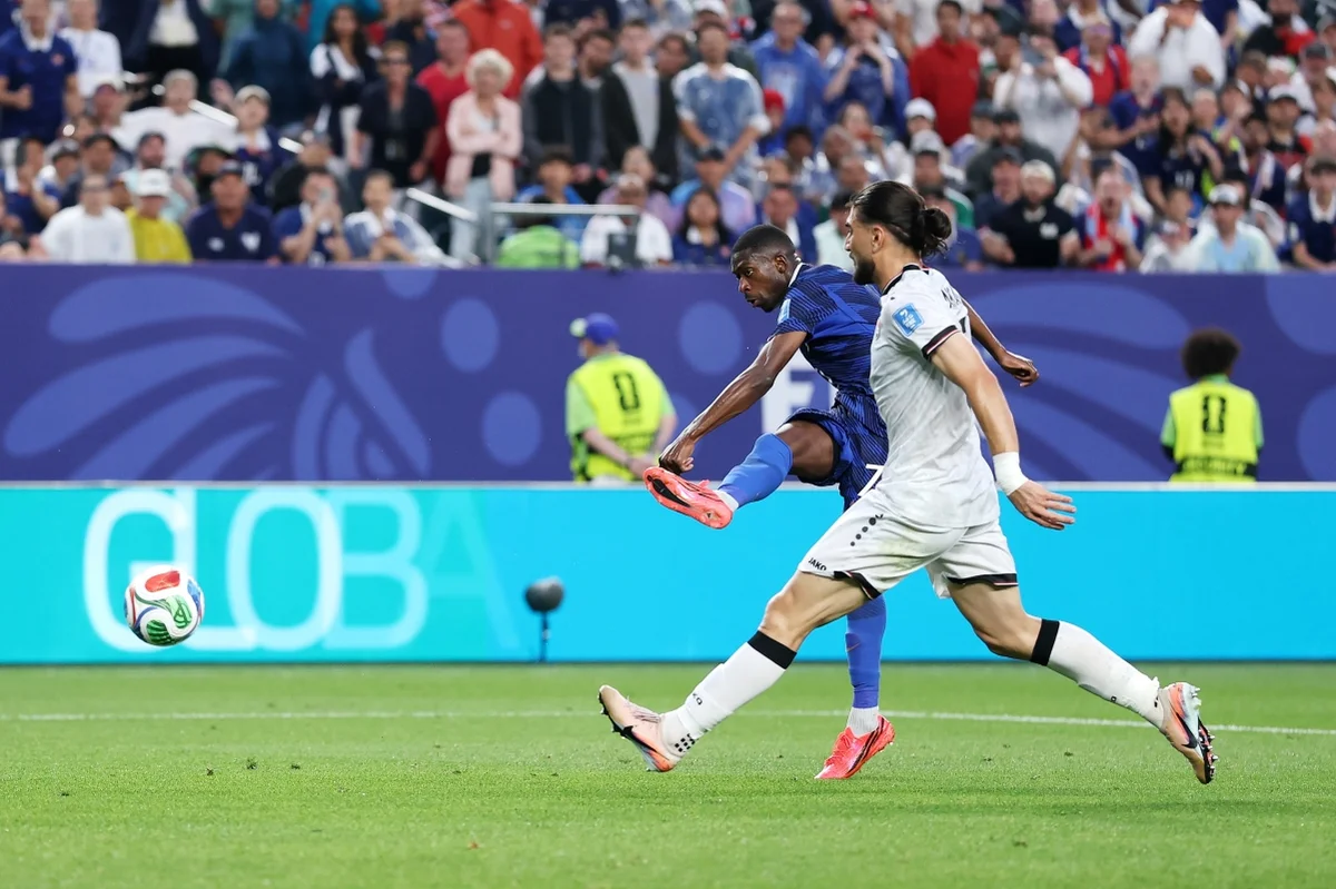 Dembélé finaliza e marca o terceiro da França diante do Iraque na Copa do Mundo Dembélé finaliza e marca o terceiro da França diante do Iraque na Copa do Mundo