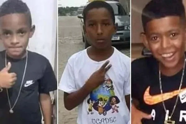 Na montagem de fotografias coloridas, as três crianças aparecem posando para fotos