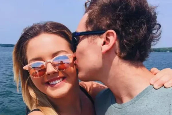 Foto colorida de tiktoker que morreu com o noivo - Metrópoles