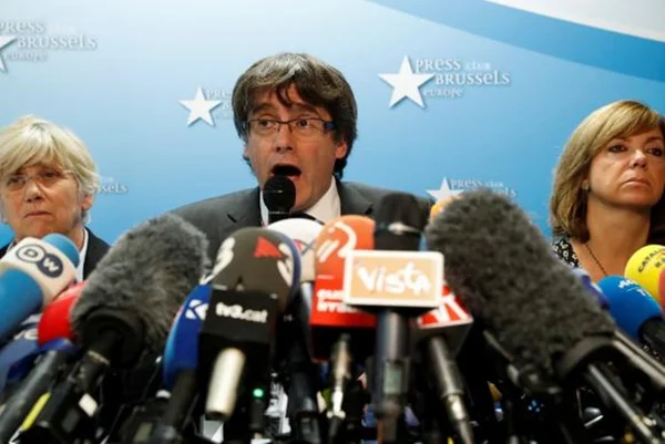 Puigdemont se diz disposto a voltar à Catalunha para retomar posse