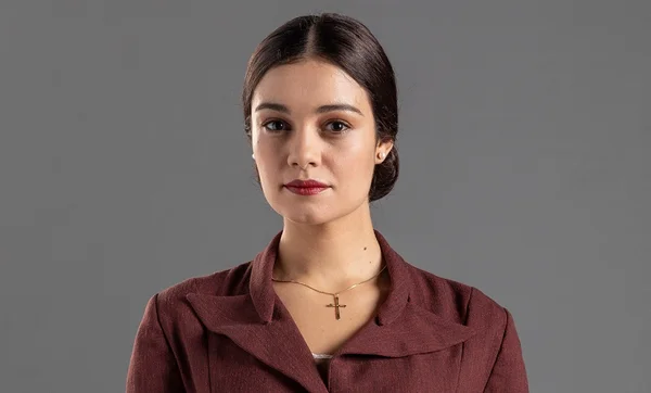 ARACY (SOPHIE CHARLOTTE) em Passaporte Para Liberdade