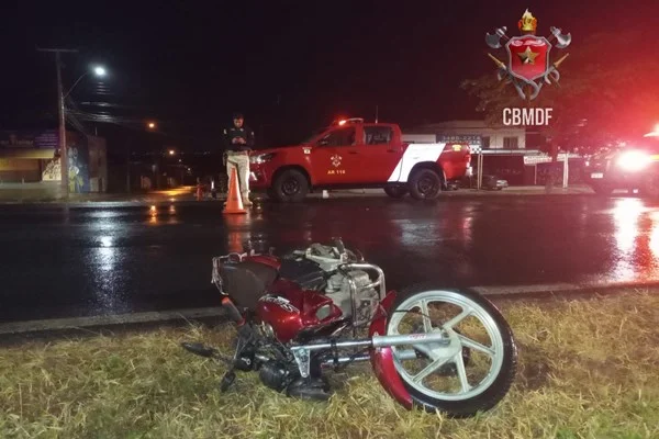 Motociclista morre após colisão com carro na BR-020, em Sobradinho
