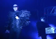 Chris Lowe (direita) e Neil Tennant foram ameaçados por quatro travestis