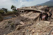 Registro de estragos após terremoto em La Guaira, Venezuela