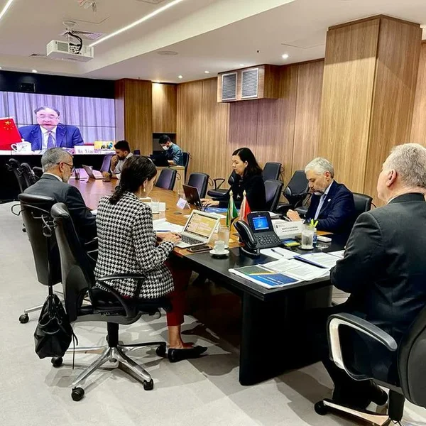 Marcelo Queiroga em encontro com ministro da Saúde chinês