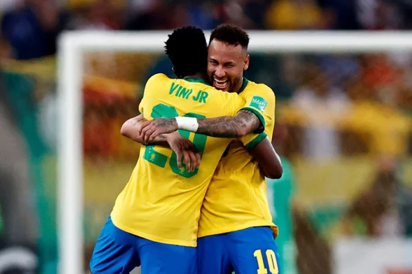 Brasil dá show no Maracanã e faz 4 x 0 no Chile nas Eliminatórias