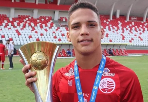 Conheça Thiago: novo reforço do Fla já fez gol no time de Messi