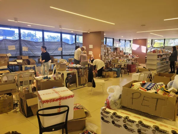 Centro de doação de medicamentos em Porto Alegre