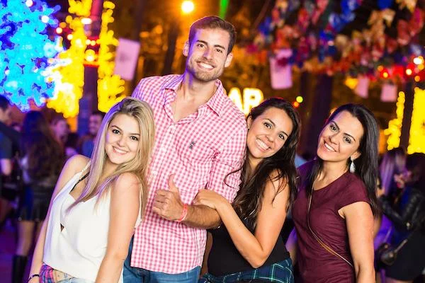 Julia Horta, Davi Sá, Kamilla Caetano e Gabriela Gonzaga Julia Horta, Davi Sá, Kamilla Caetano e Gabriela Gonzaga