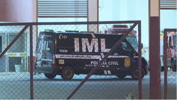 Carro do IML