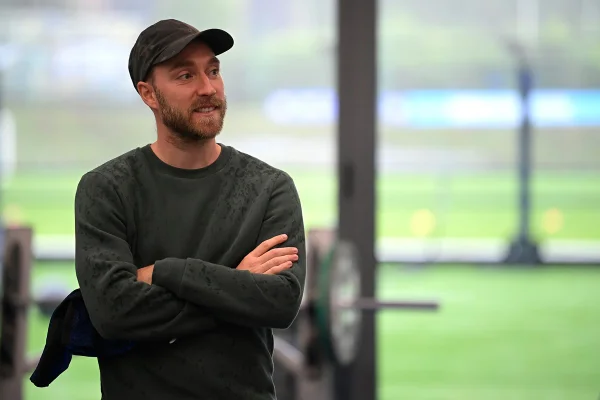 Após mal súbito na Euro, Eriksen busca novo país para jogar futebol
