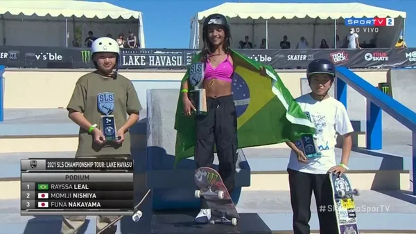 Aos 13 anos, Rayssa Leal faz história ao vencer etapa de Skate Street