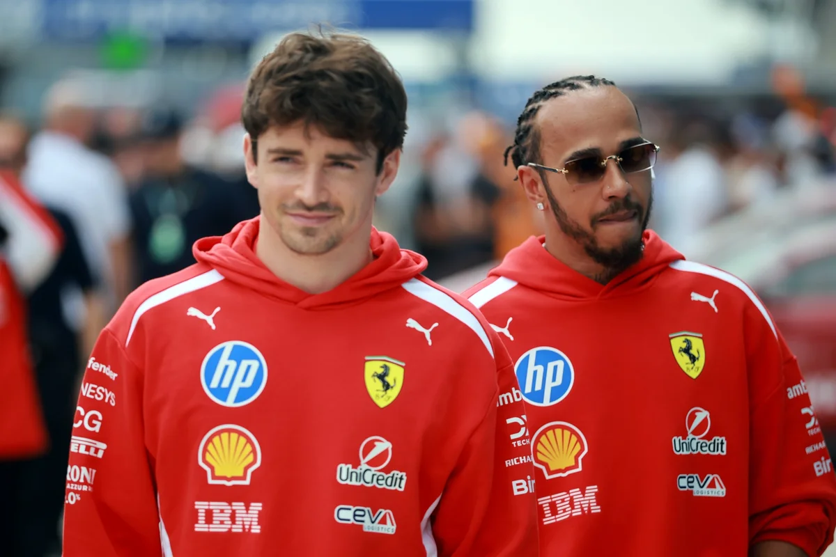 Hamilton e Leclerc, dupla da Ferrari Hamilton e Leclerc, dupla da Ferrari