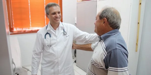 Dilma amplia três anos em prazo para estrangeiros no Mais Médicos