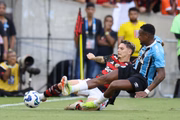 O jogo terminou empatado por 1 x 1 O jogo terminou empatado por 1 x 1