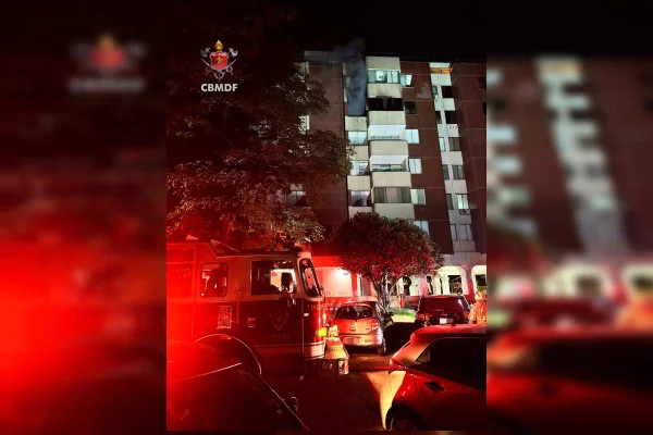 Susto na madrugada: incêndio atinge apartamento na Asa Norte. Vídeo