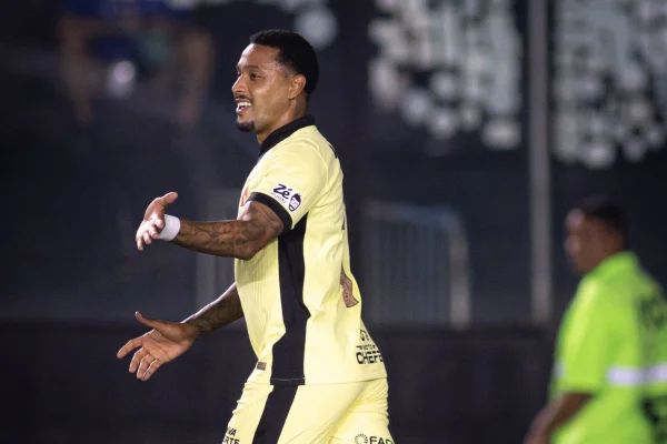Alvo de operação no RJ, David marcou na vitória do Vasco contra o Cruzeiro