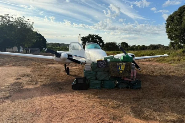 Avião com cocaína é detido em MT