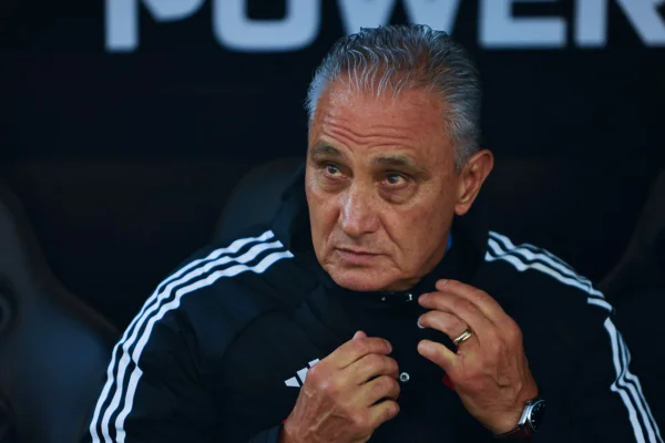 Imagem colorida de Tite - metrópoles
