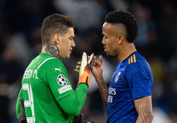 Ederson e Militão em jogo da Champions