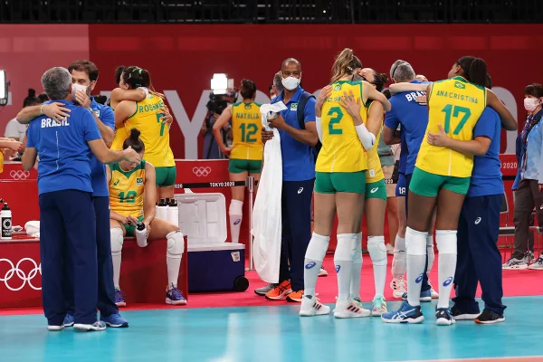 Após 21 anos, vôlei não volta das Olimpíadas com medalha de ouro