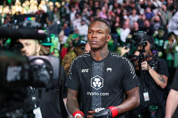 Adesanya diz que Poatan deve voltar aos meio-pesados: “É o que faz sentido”